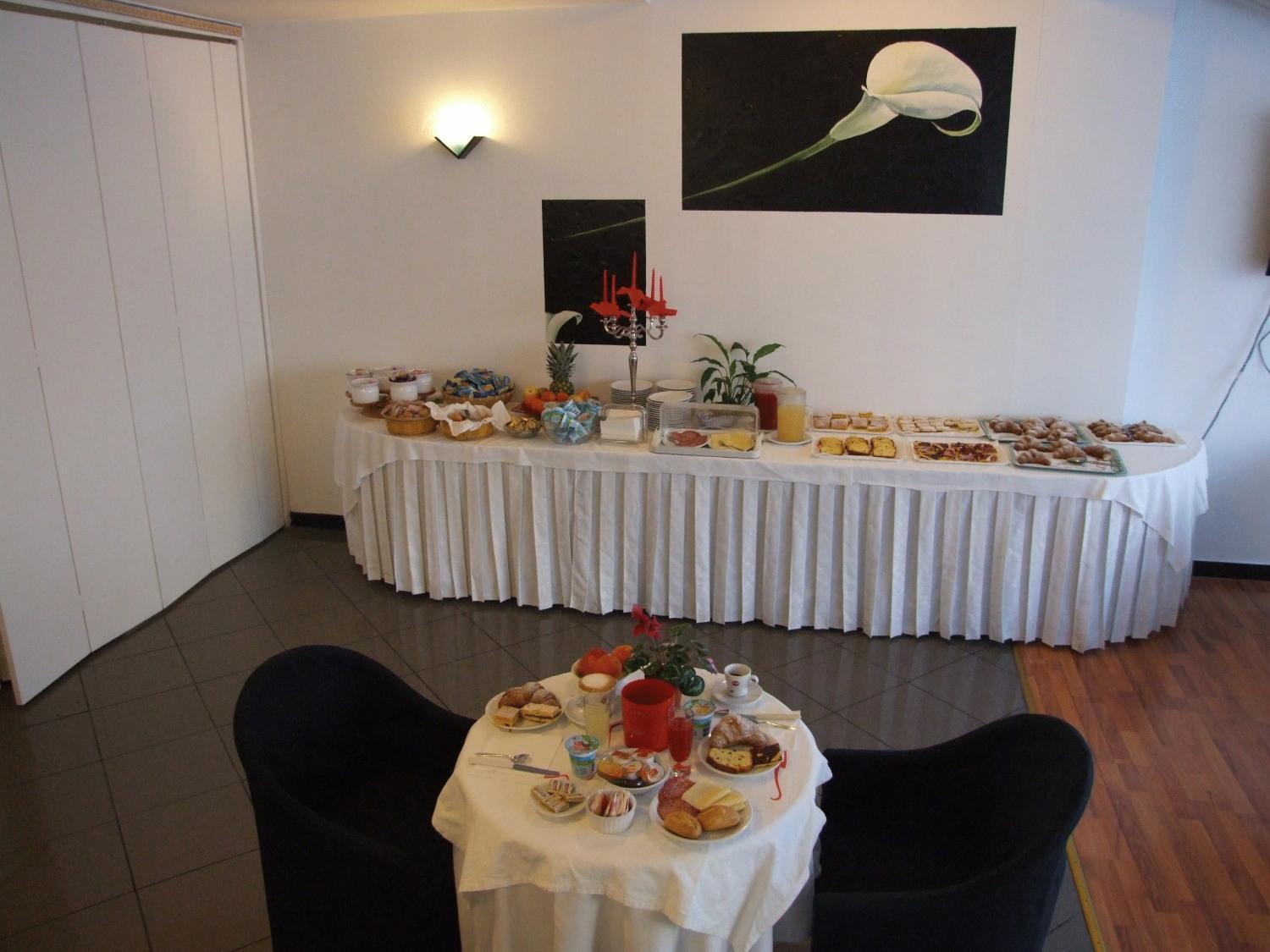 Hotel Mediterraneo Pesaro Buitenkant foto