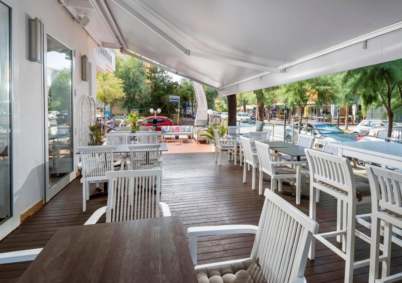 Hotel Mediterraneo Pesaro Buitenkant foto
