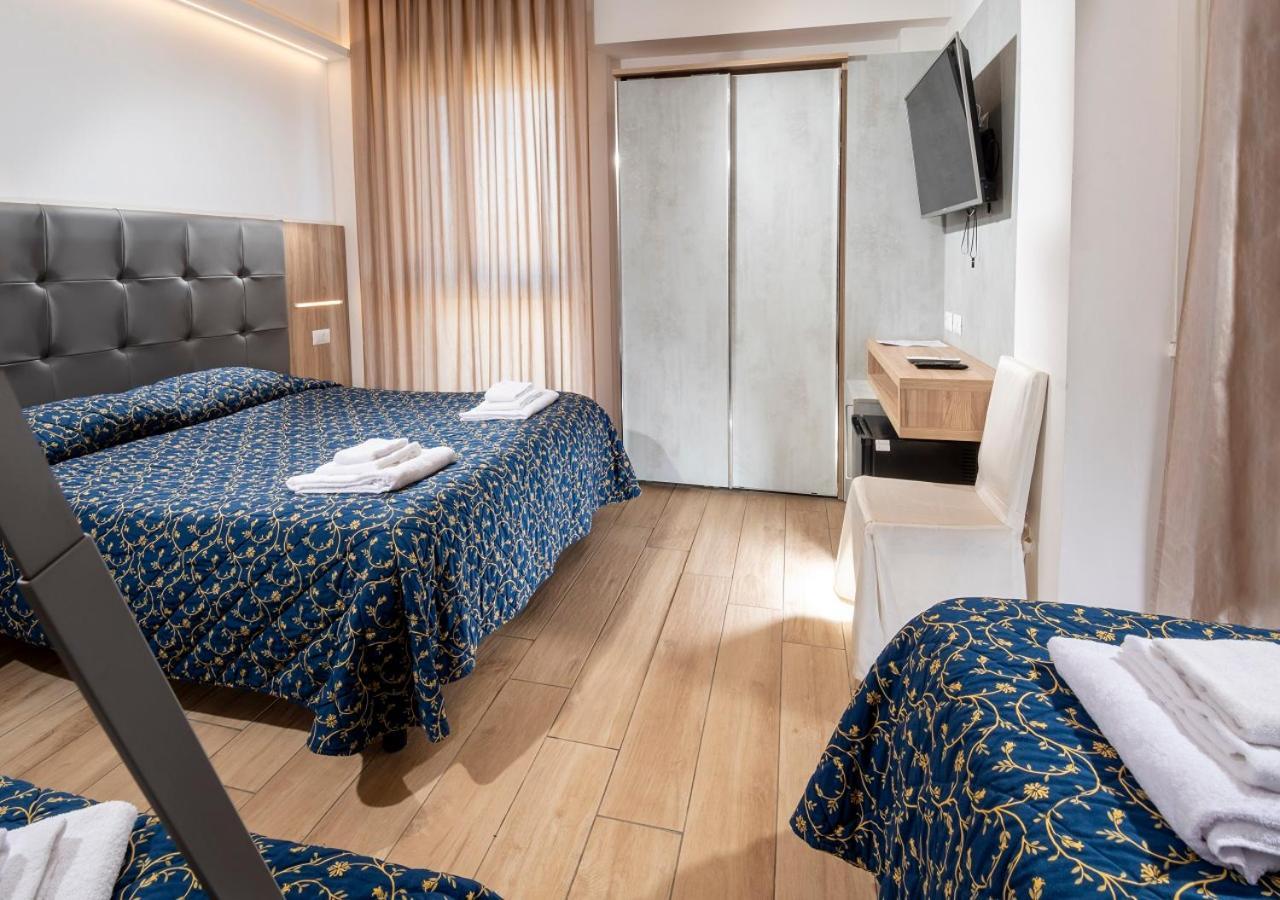 Hotel Mediterraneo Pesaro Buitenkant foto